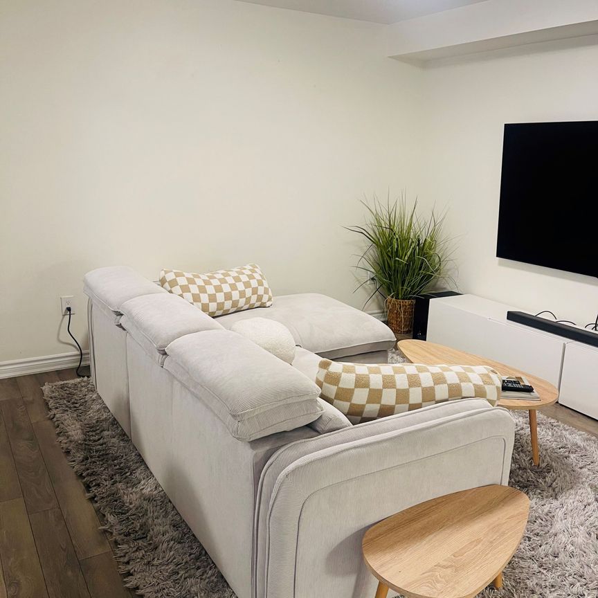 For Lease - 114 Frost Court, Milton, Ontario - Photo 1