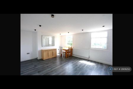 2 bedroom maisonette to rent - Photo 3