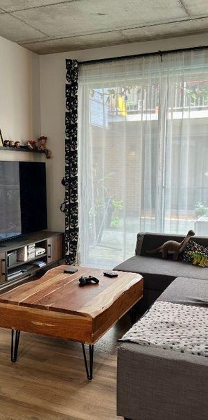 4 et demi avec terasse dans une cours intérieur - Photo 1