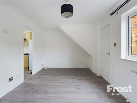 2 bedroom terraced house to rent - Photo 2