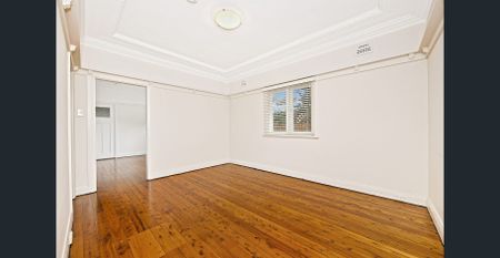 Contemporary Art-Deco Apartment - Photo 2