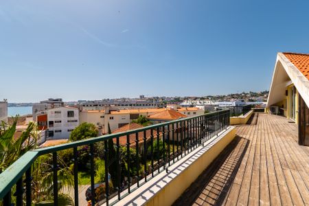 Fantástica penthouse no centro do Estoril em Duplex com vista mar - Photo 5