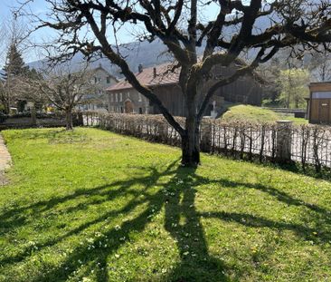 Court, joli 3 pièces avec jardin commun situé dans un quartier calme - Photo 2