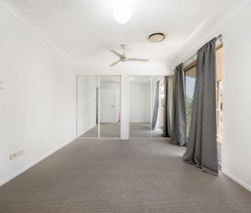 Contemporary 3-Bedroom Townhouse with Ensuite & Courtyard - Photo 6