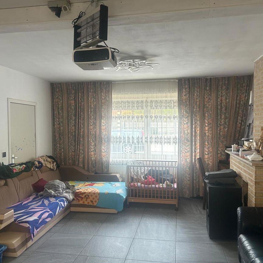 Ruime woning met 3 slaapkamers - Photo 1