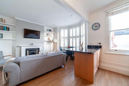 2 bedroom flat to rent - Photo 5