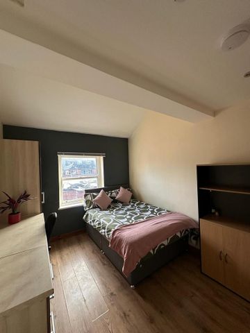 5 bedroom apartment to rent - Photo 3