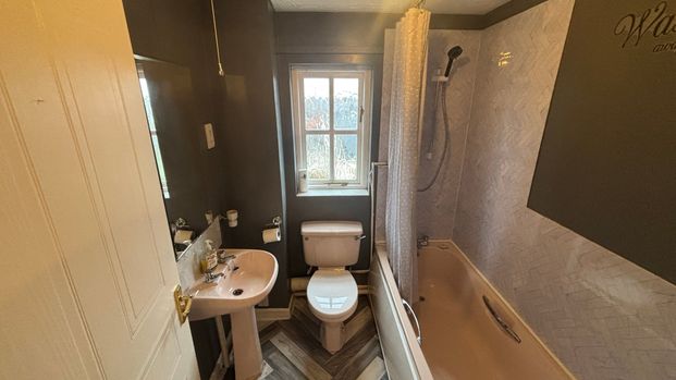 Lee Park, West Buckland - Photo 1