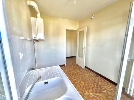 Location Appartement 2 pièces 43m² BRIVE LA GAILLARDE 19100 - Photo 2