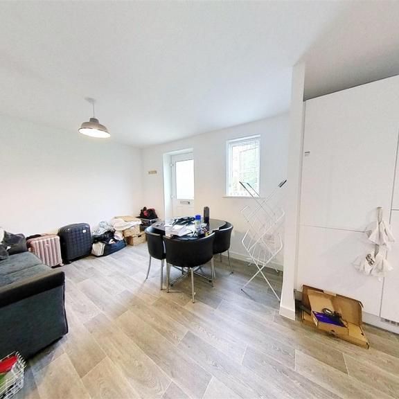 2 bedroom house to rent - Photo 1