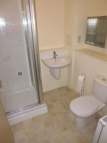 Finlay Drive, Glasgow, G31 2BD - Photo 2