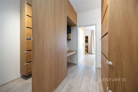 Slunný 2+kk s balkonem v Rezidenci Zelené město – garážové stání v ceně! - Photo 3