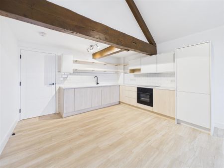 3 bedroom Apartment to rent - Photo 3