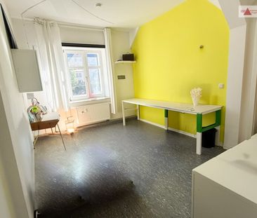 Große Maisonette-Wohnung mit 240 m² - Fahrstuhl - PKW-Stellplatz -A... - Foto 3