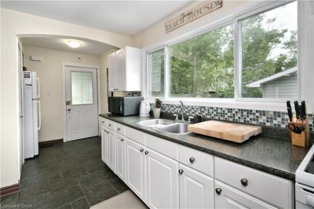 For Lease - 42 5th Lane, Wasaga Beach, Ontario - Photo 5