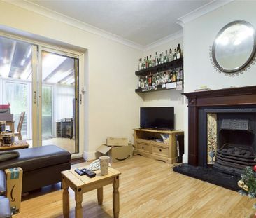 4 bedroom semi-detached house to rent - Photo 2