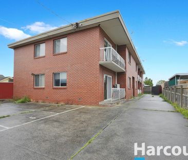 Two bedroom unit in a quiet location - Photo 4