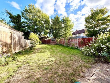 3 bedroom semi-detached house to rent - Photo 3