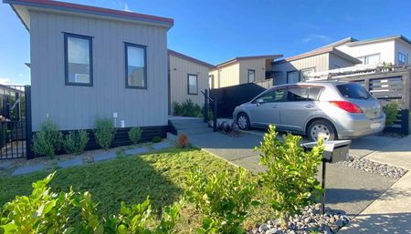 Only 10mins Drive away from Ormiston Town Centre. - Photo 3