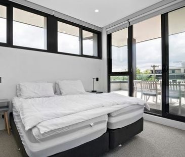 Exquisite Penthouse Luxury Living in Malvern East - Photo 3