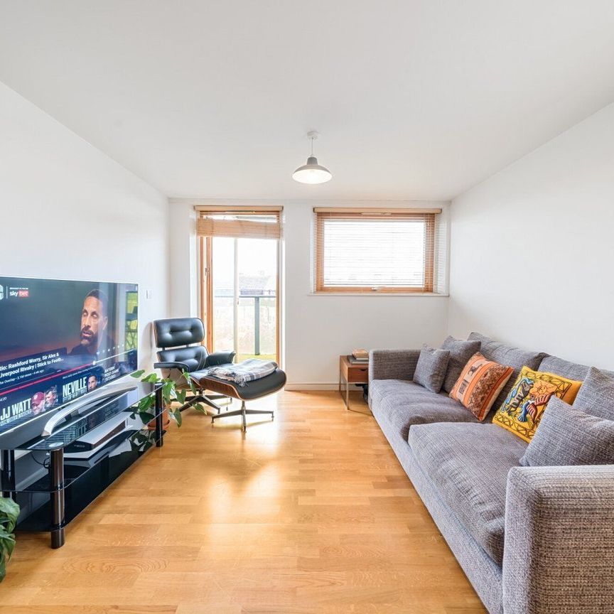 Coldharbour Lane, London, SE5 - Photo 1