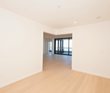 Spacious Two-Bedroom Apartment with Media Room!! - Photo 4
