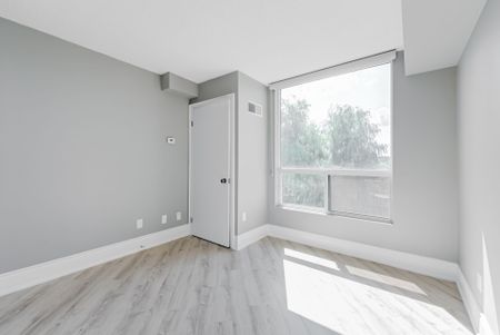 For Lease - 75 Ellen Street Unit# 410, Barrie, Ontario - Photo 4