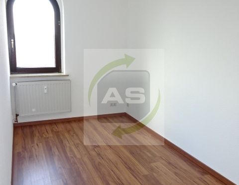 Für die kleine Familie: DG-Wohnung mit Balkon - Einbauküche auf Wunsch - Photo 1