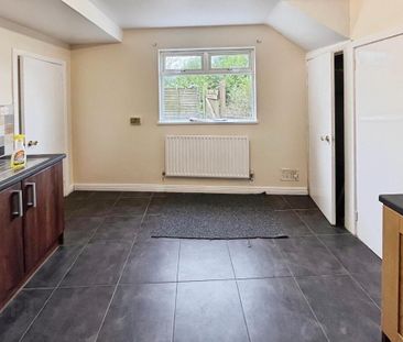 21 Ridgeway Street, Lisburn, BT28 1BY - Photo 5