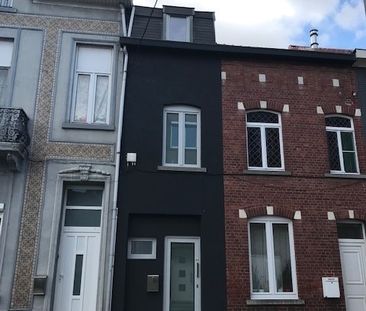 Gezellige stadswoning met 3 slaapkamers en buitenkoer! - Photo 6