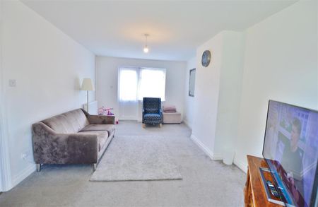 Home Meadow, Farnham Royal, Slough - Photo 4