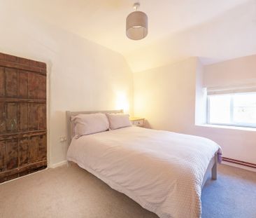 4 bedroom cottage to let - Photo 6