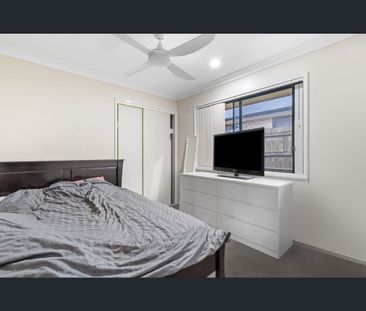 6 Sutherland Crescent, Goodna, Qld 4300 - Photo 5