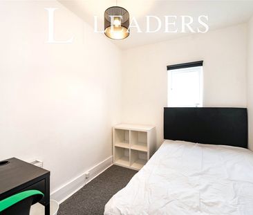 3 bedroom house to rent Percy Road, Southsea, PO4 - Photo 3