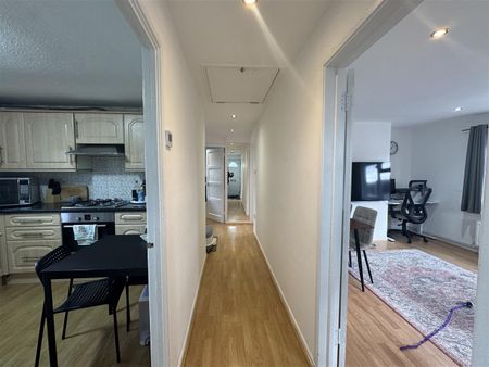 Southwell Avenue, Northolt - Photo 4