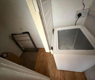 Moat Gardens, Manchester, M22 - Photo 2