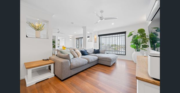 Furnished Inner City Living with Weekly Cleaning - Photo 1