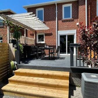 3 Bedroom 1 Bath in Heart of Leslieville! - Photo 1