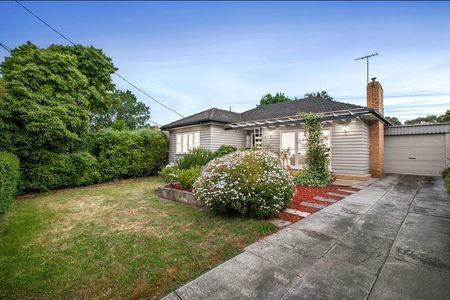 Stunning 3-Bedroom Plus Study Home in Prime Forest Hill Location - Photo 2