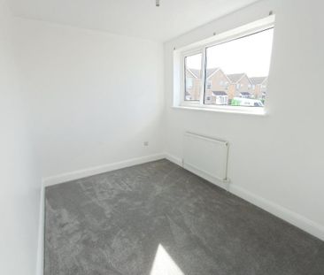 2 bedroom semi-detached house to rent - Photo 5