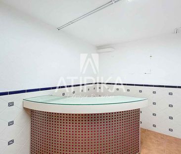 Casa en alquiler con amplia terraza en La Font d’en Fargues, Barcelona - Photo 3