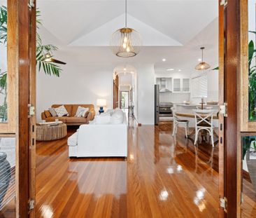 Bardon Executive home Fully Furnished 4 bedrooms plus self containe... - Photo 2