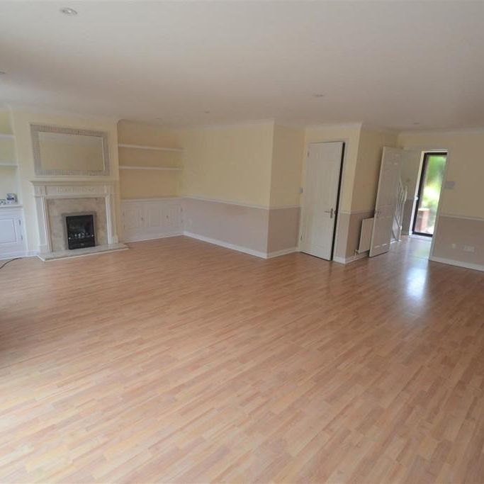 4 bedroom semi-detached house to rent - Photo 1