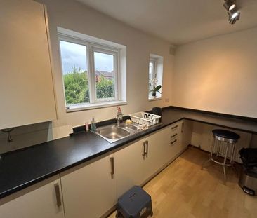 The Oval, Guildford - 3 bedrooms Property for lettings - Seymours - Photo 3