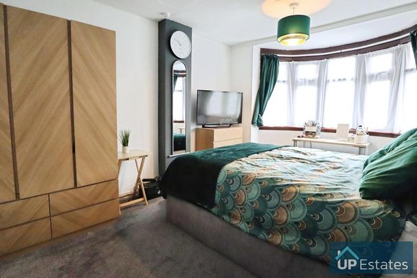 3 bedroom end of terrace house to rent - Photo 1