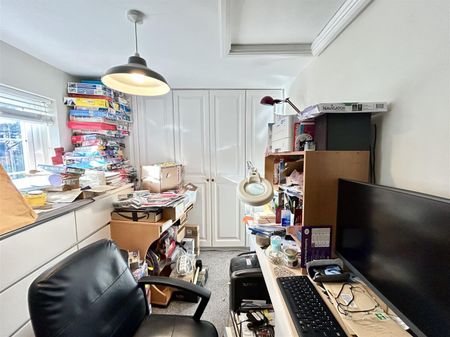 2 Bedroom House - Mid Terrace To Let - Photo 3