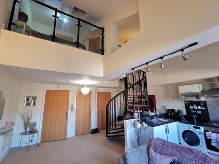 1 bedroom duplex to rent - Photo 4