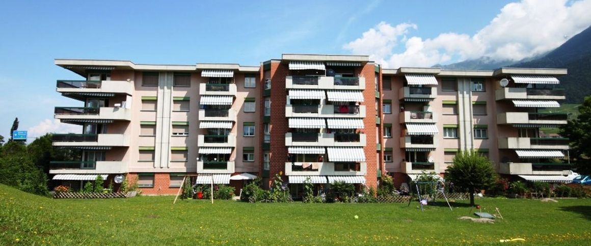 Renovated 2.5-room apartment on the 1st floor - Foto 1