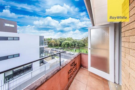 TWO BEDROOM APARTMENT IN PRIME LOCATION OF HARRIS PARK - Photo 5