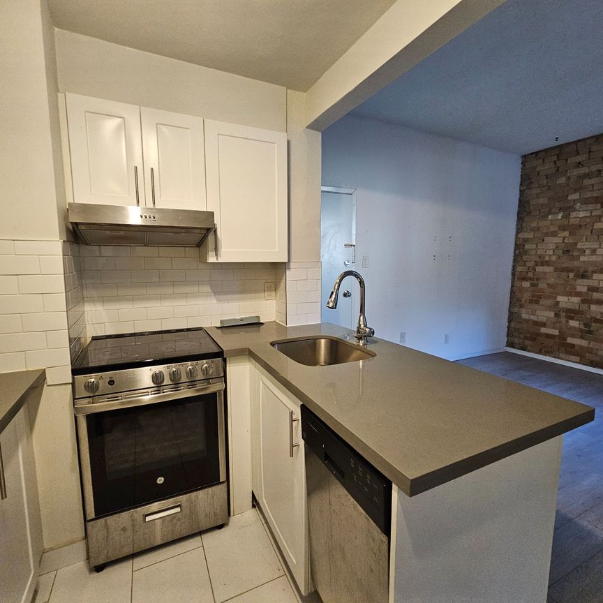 For Lease - 72 Wellesley Street Unit# 105, Toronto, Ontario - Photo 1